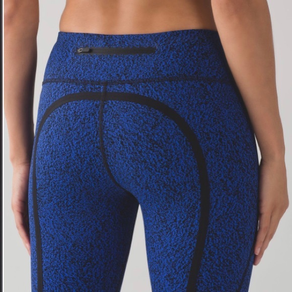 Lululemon On Track Blue/Black Tight Size 2 - Picture 2 of 12